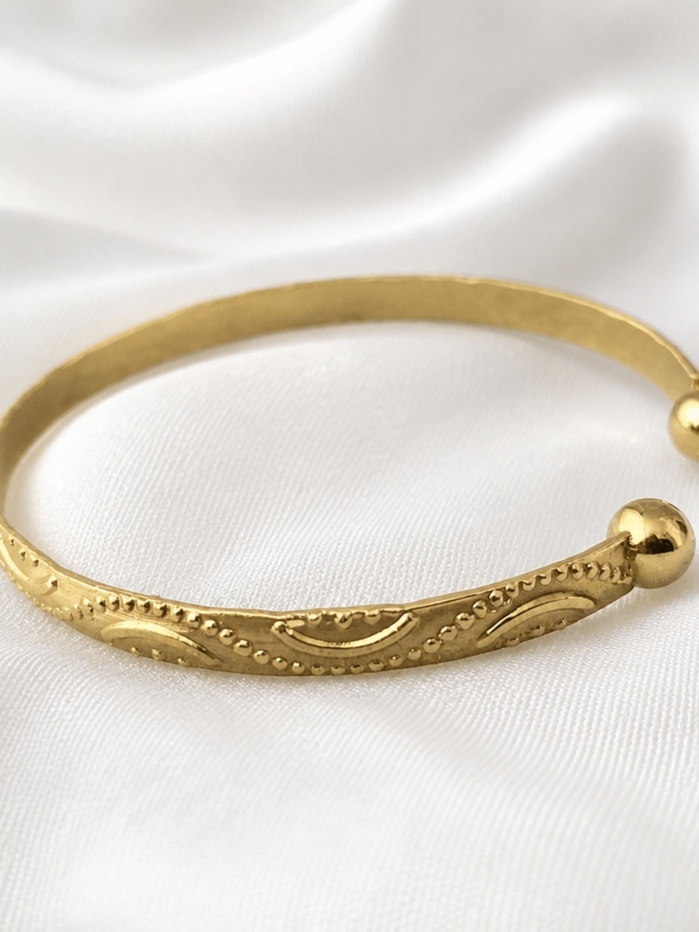 Women’s 14k Gold Plated Bangle adjustable bracelet - Cuff Bracelet - Picture 7 of 8